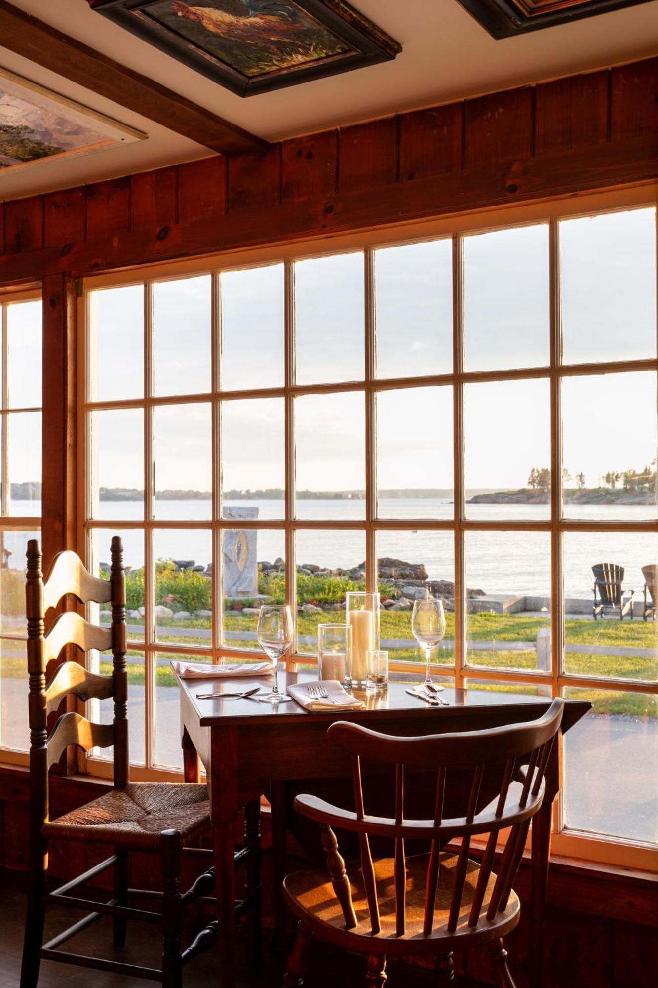 Bluebird Ocean Point Inn מראה חיצוני תמונה