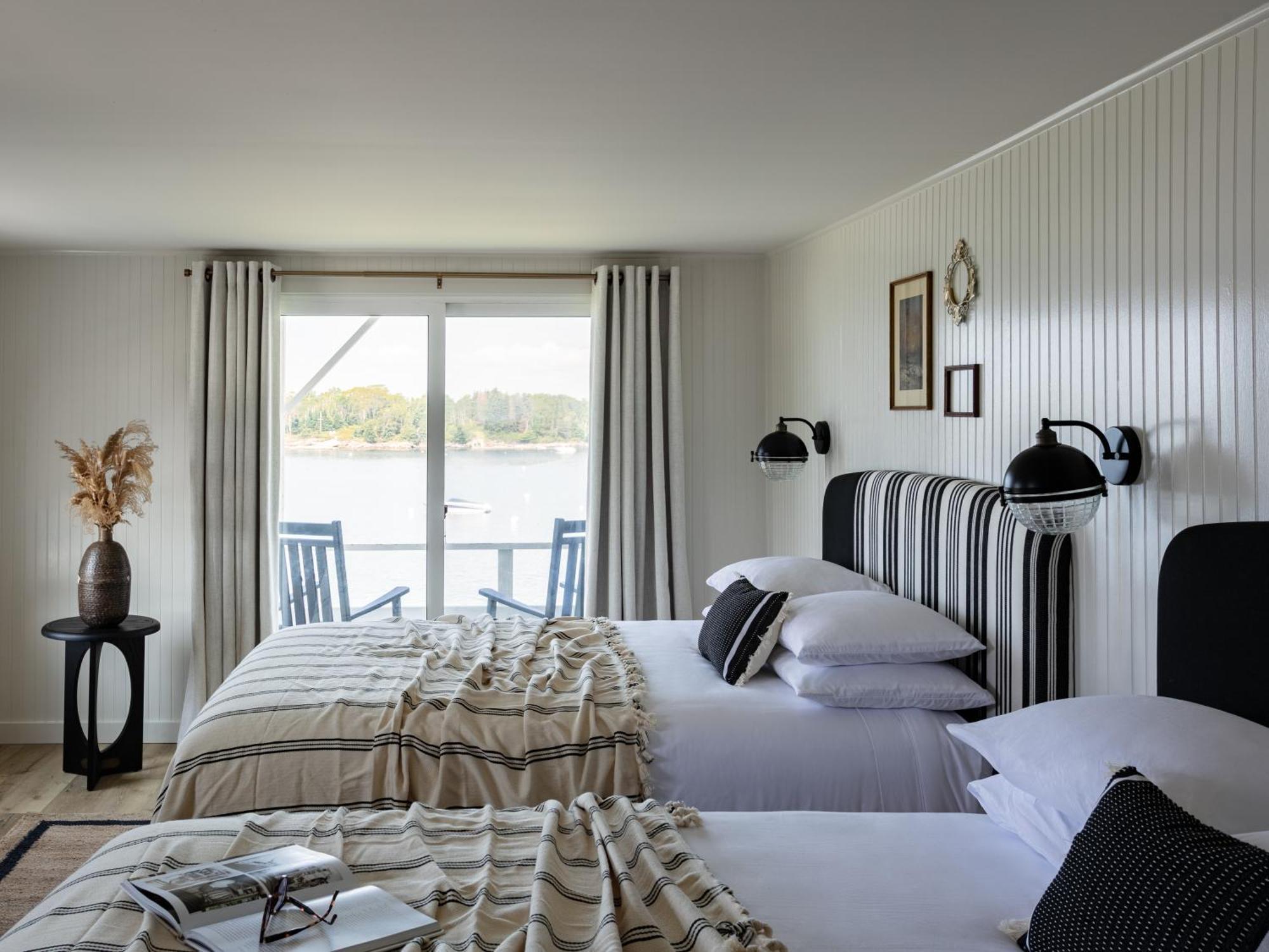 Bluebird Ocean Point Inn מראה חיצוני תמונה