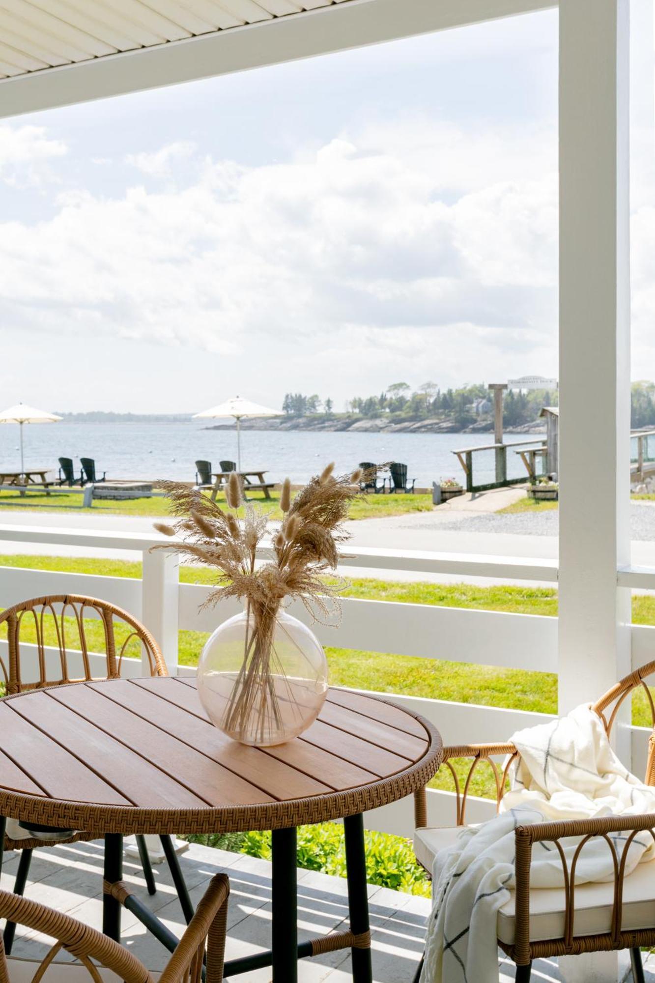 Bluebird Ocean Point Inn מראה חיצוני תמונה