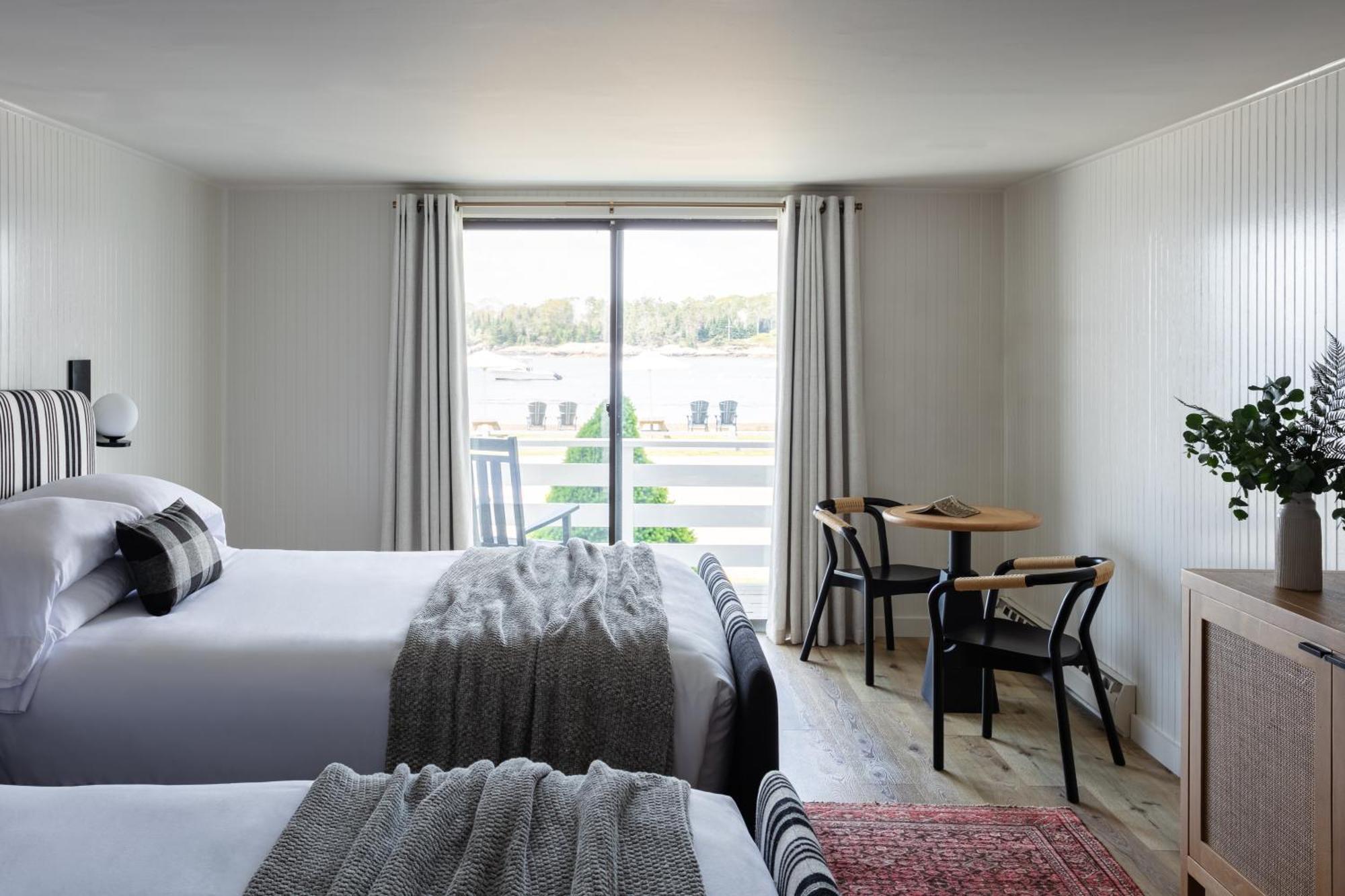 Bluebird Ocean Point Inn מראה חיצוני תמונה